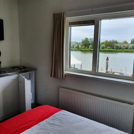Hotel Restaurant Lakeside Uithoorn Extérieur photo